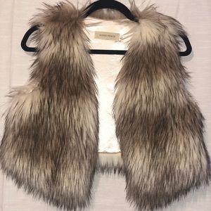 Faux Fur Crop Vest
